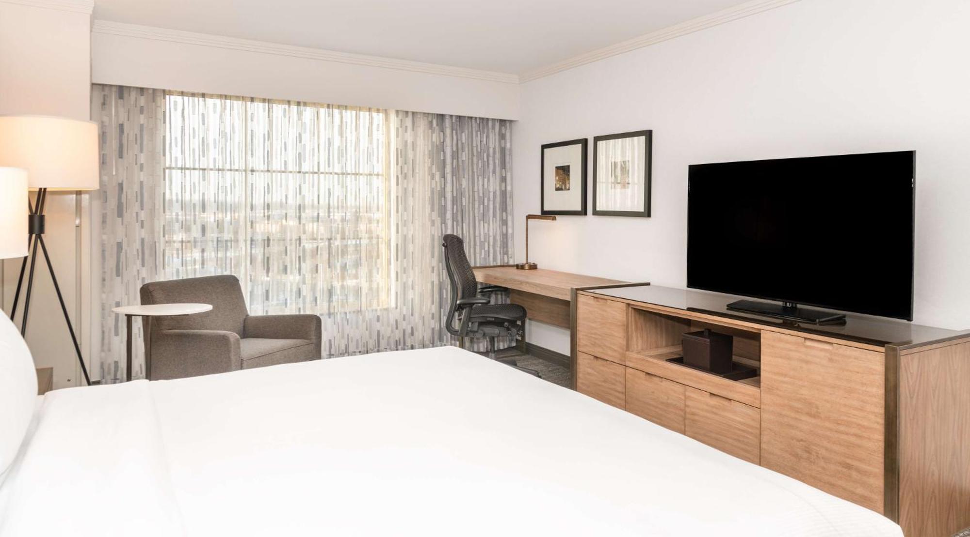 Отель Hilton Columbus/Polaris Экстерьер фото