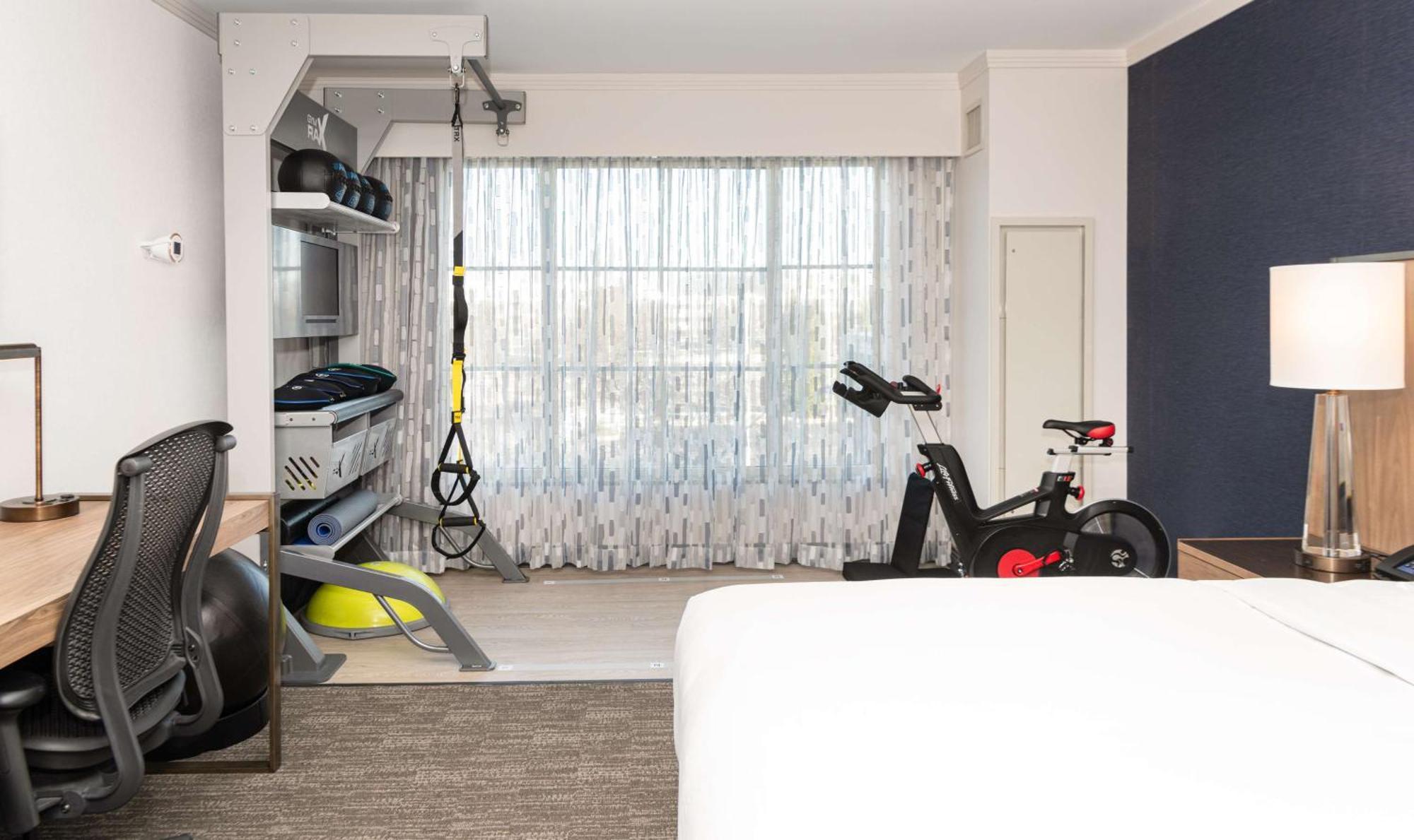 Отель Hilton Columbus/Polaris Экстерьер фото