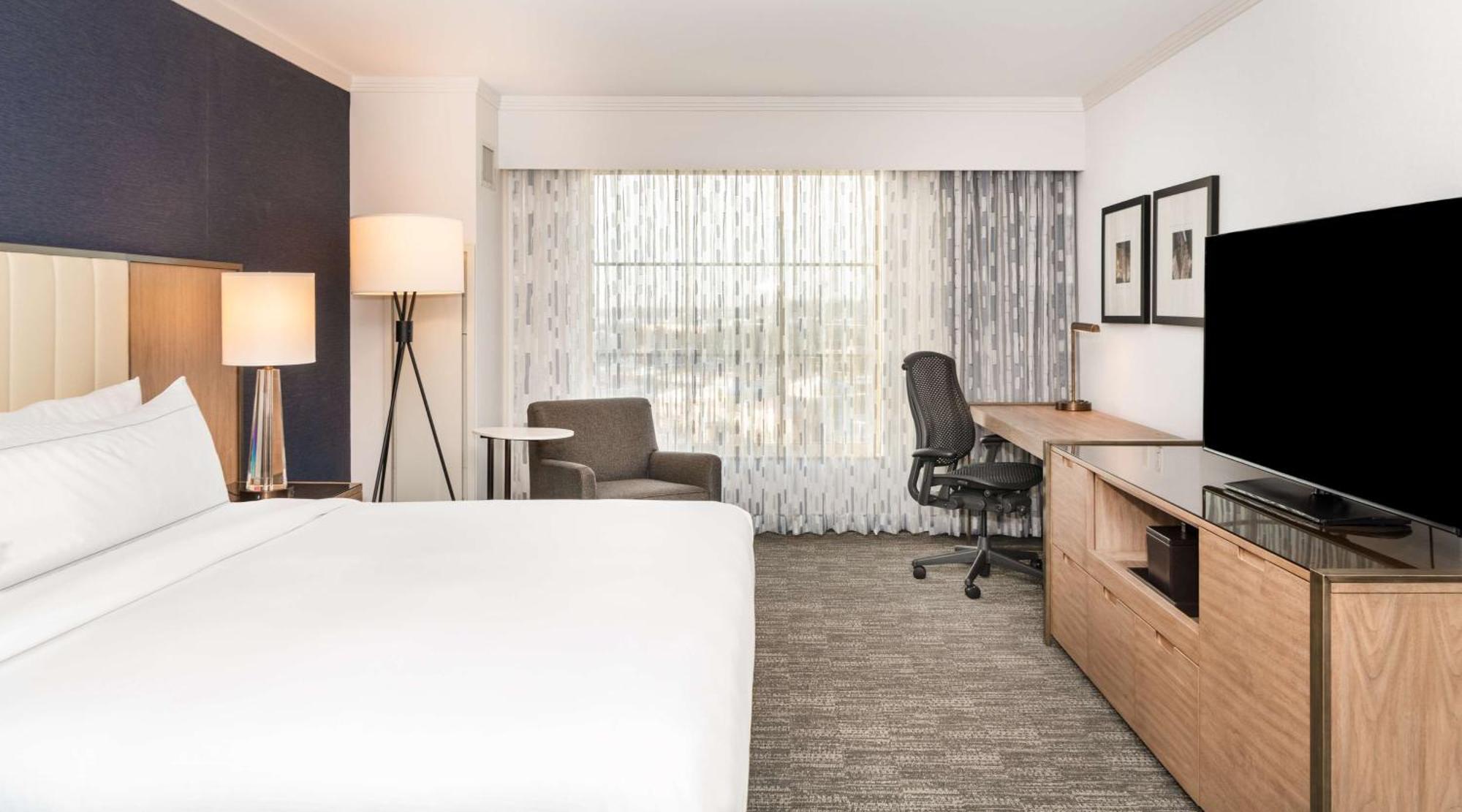 Отель Hilton Columbus/Polaris Экстерьер фото