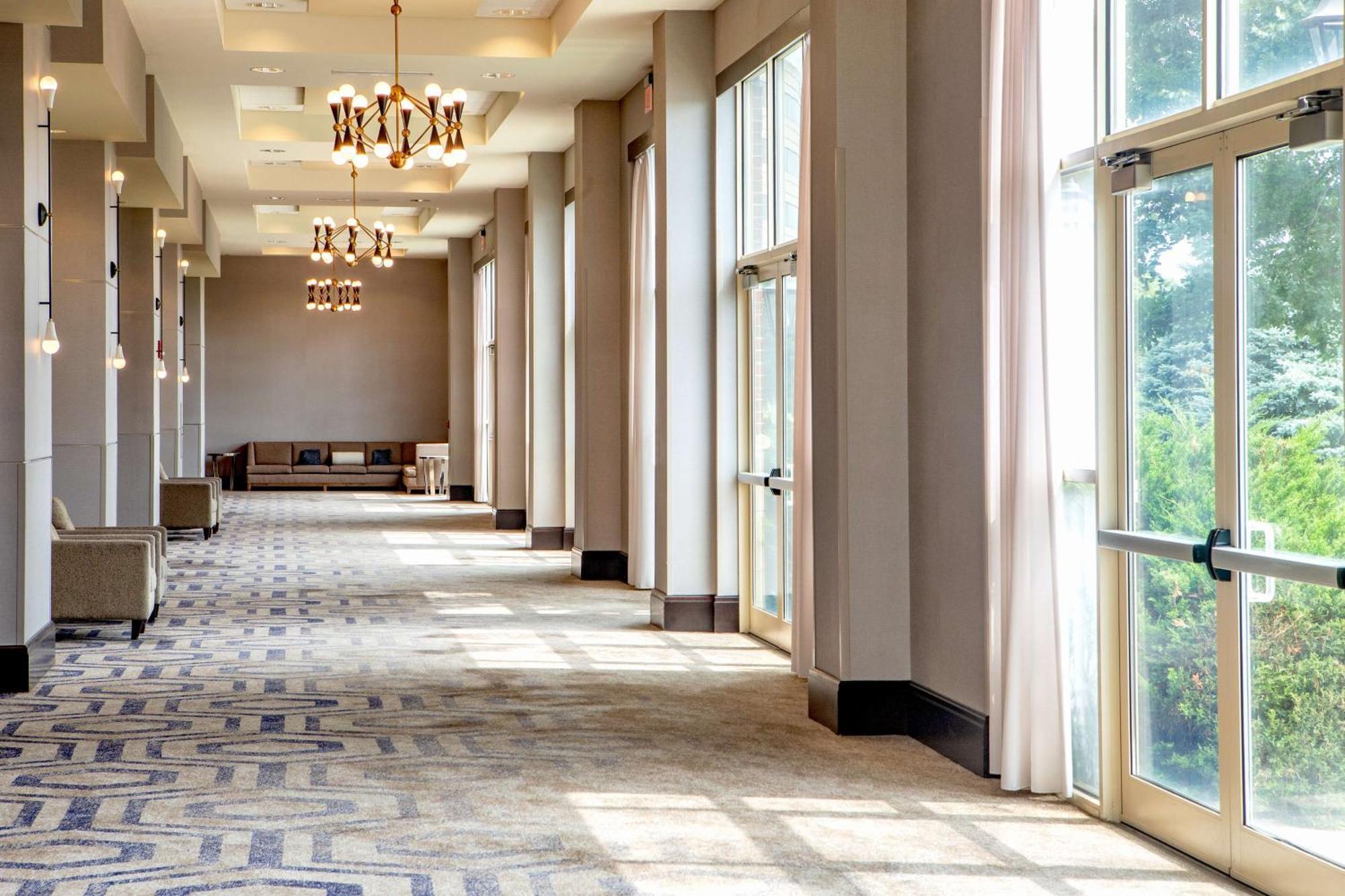 Отель Hilton Columbus/Polaris Экстерьер фото