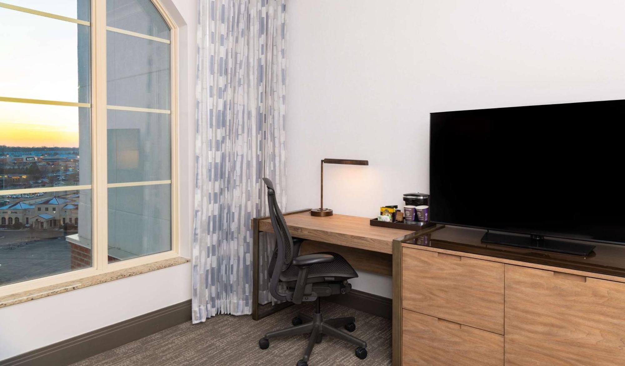 Отель Hilton Columbus/Polaris Экстерьер фото