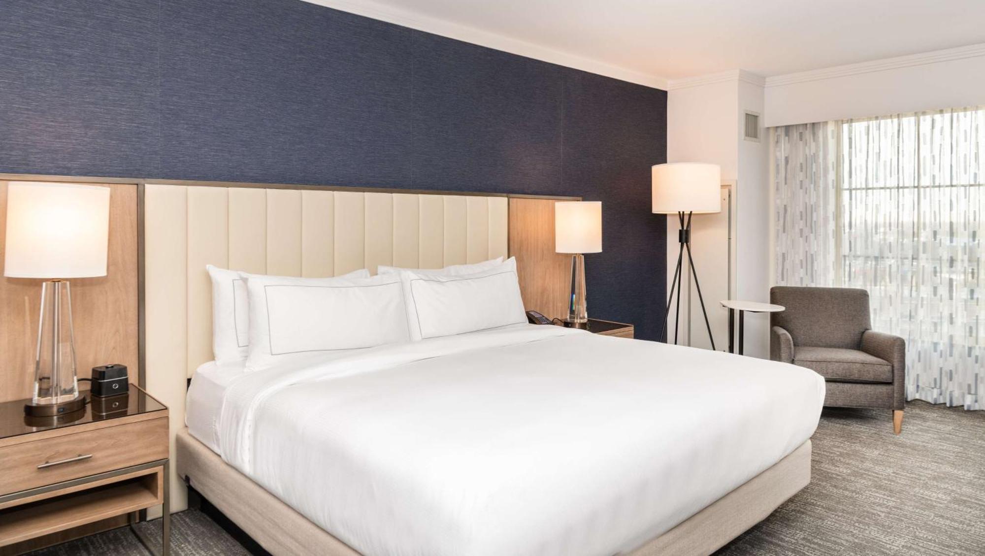 Отель Hilton Columbus/Polaris Экстерьер фото