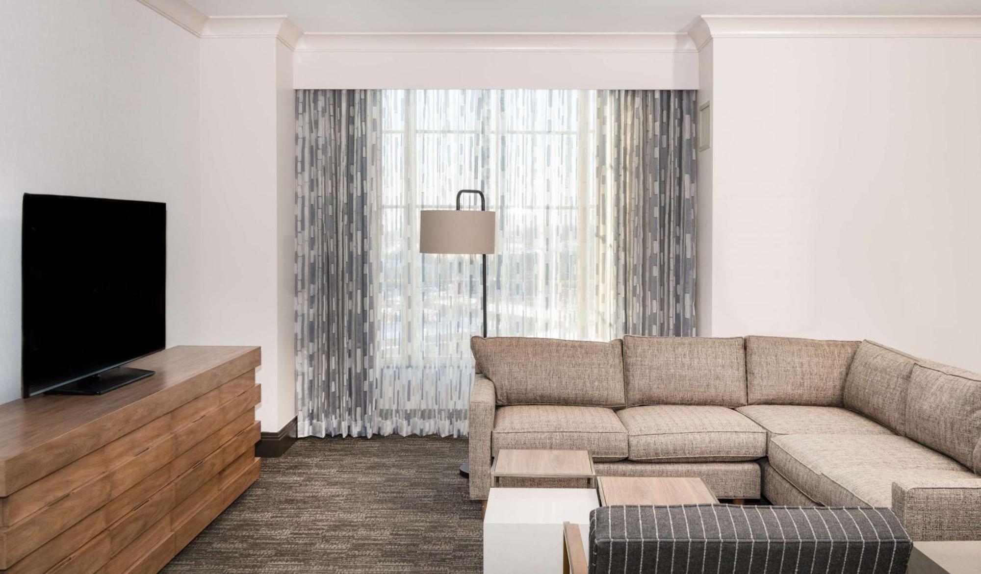 Отель Hilton Columbus/Polaris Экстерьер фото