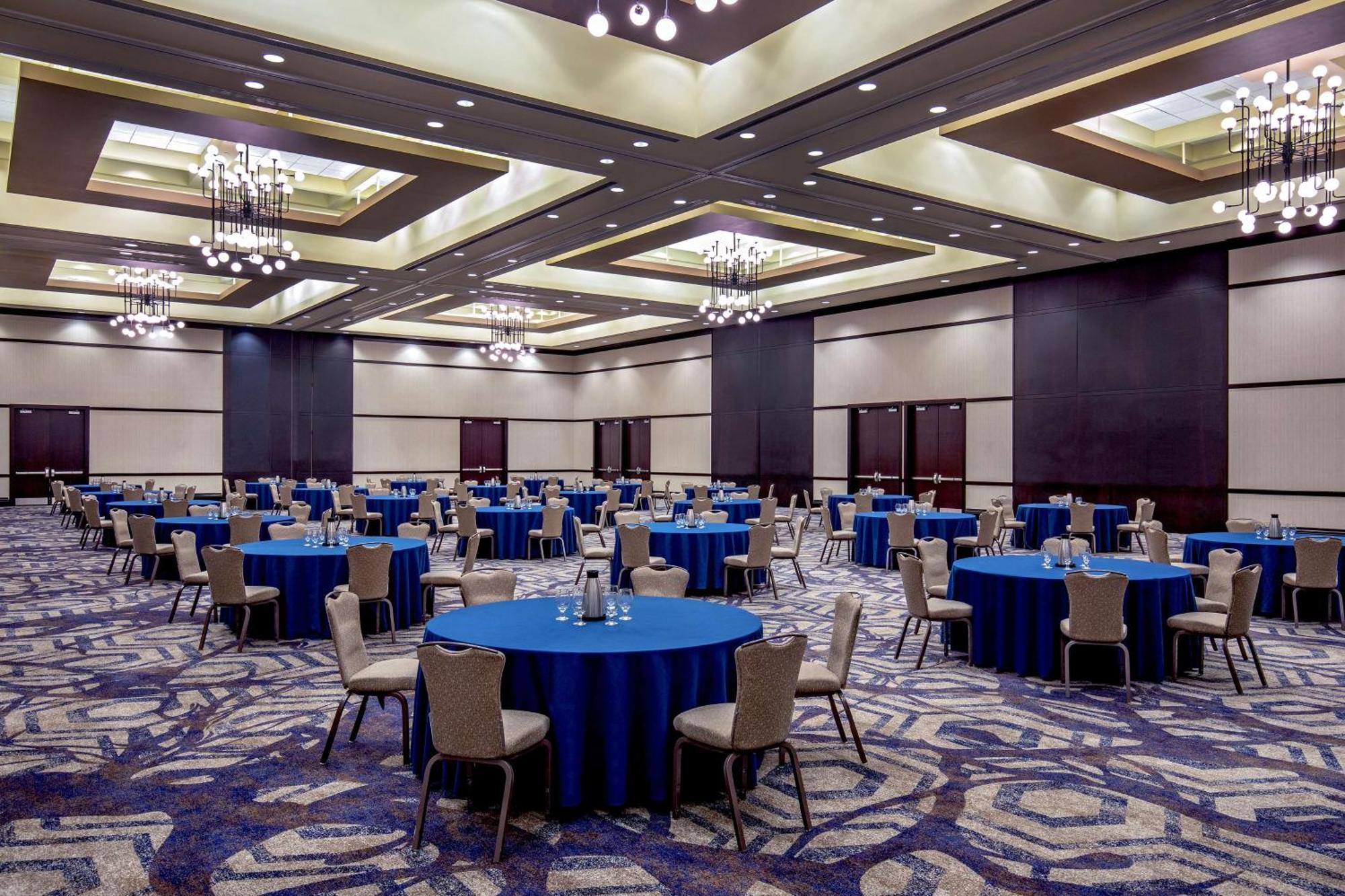 Отель Hilton Columbus/Polaris Экстерьер фото